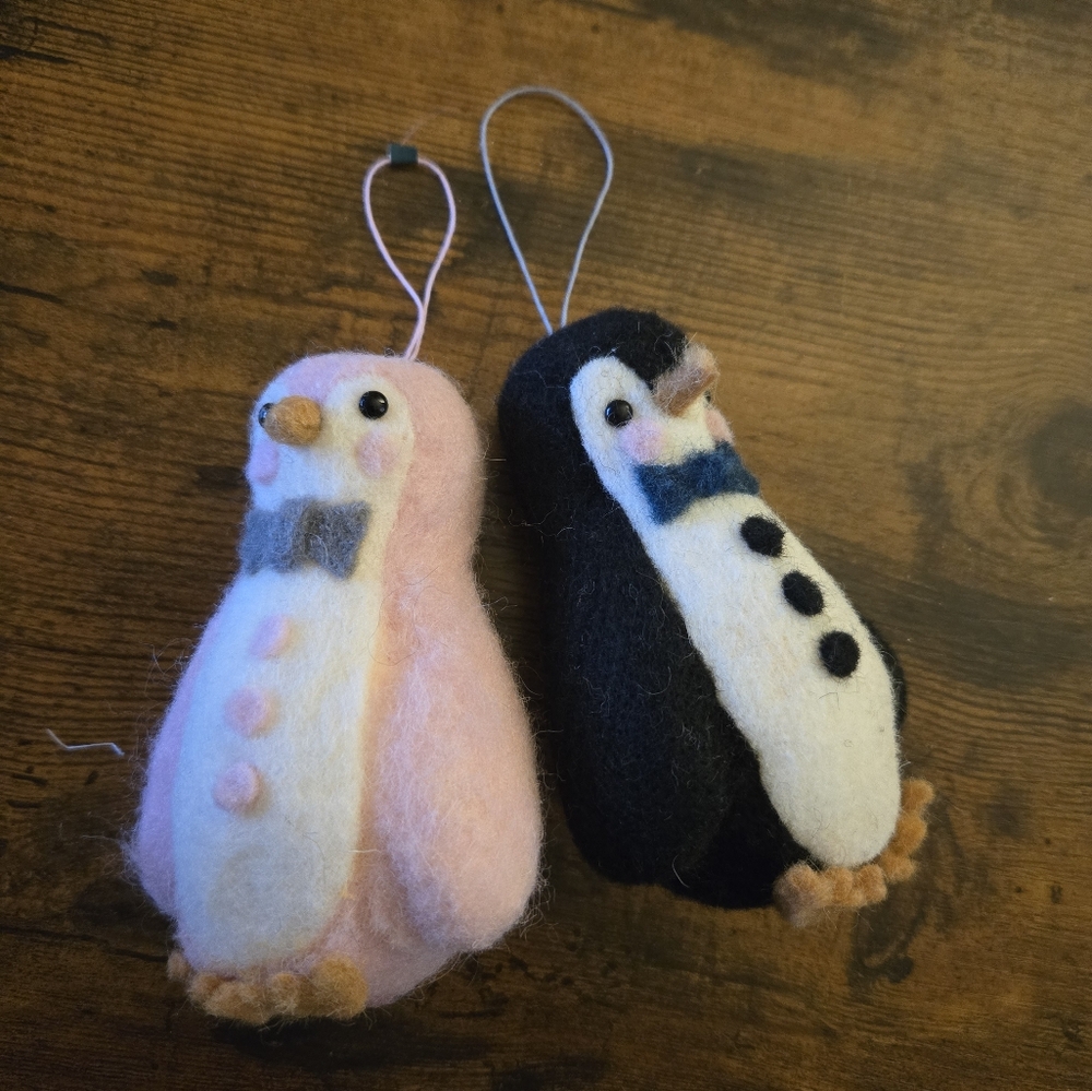 Set of 2 needle felted penguin Christmas tree hanging ornaments - NWOT, unused